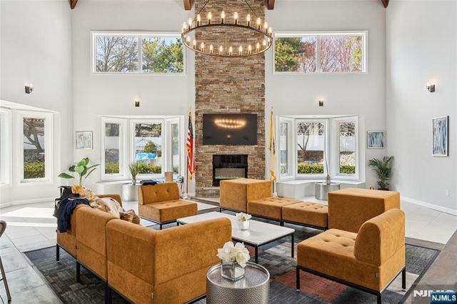 403 Hancock Court 403, Edgewater, NJ 07020