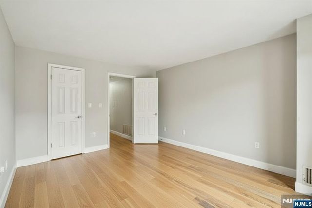 403 Hancock Court 403, Edgewater, NJ 07020