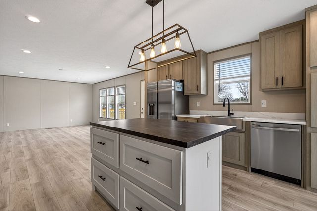 986 Dry Creek Rd, Smithville, TN 37166