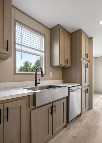 986 Dry Creek Rd, Smithville, TN 37166