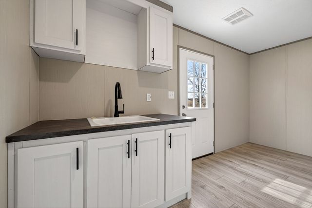 986 Dry Creek Rd, Smithville, TN 37166