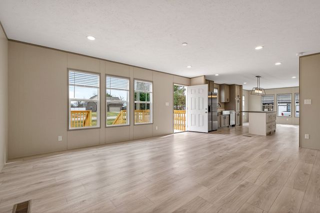 986 Dry Creek Rd, Smithville, TN 37166