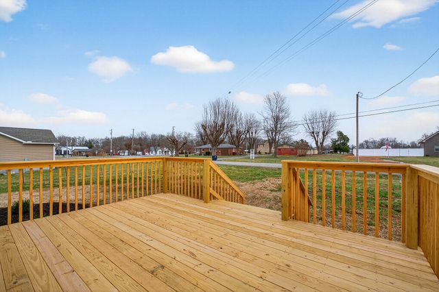 986 Dry Creek Rd, Smithville, TN 37166