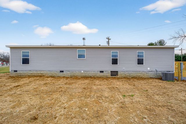 986 Dry Creek Rd, Smithville, TN 37166