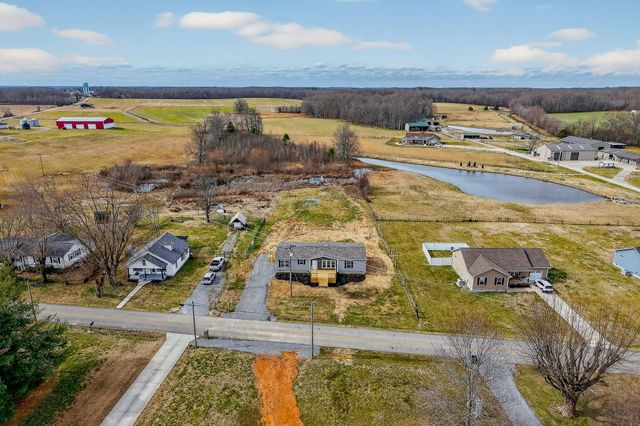 986 Dry Creek Rd, Smithville, TN 37166