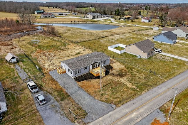 986 Dry Creek Rd, Smithville, TN 37166