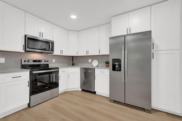 330 Pine Ridge Circle B-2, Greenacres, FL 33463