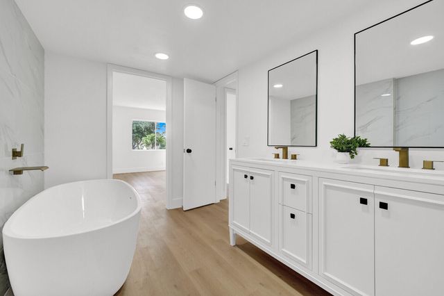 330 Pine Ridge Circle B-2, Greenacres, FL 33463