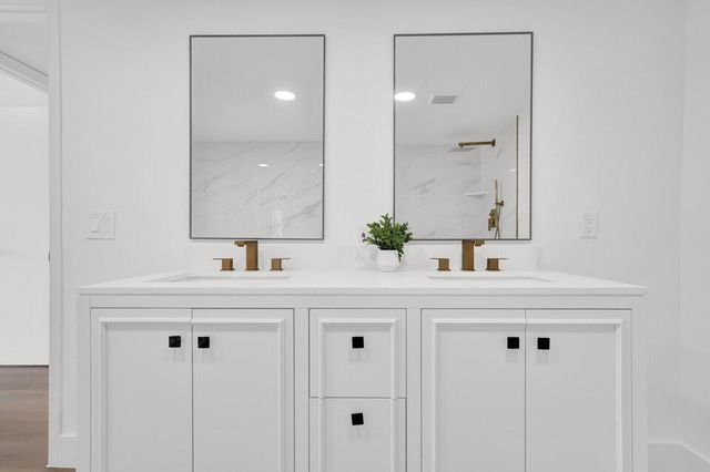 330 Pine Ridge Circle B-2, Greenacres, FL 33463