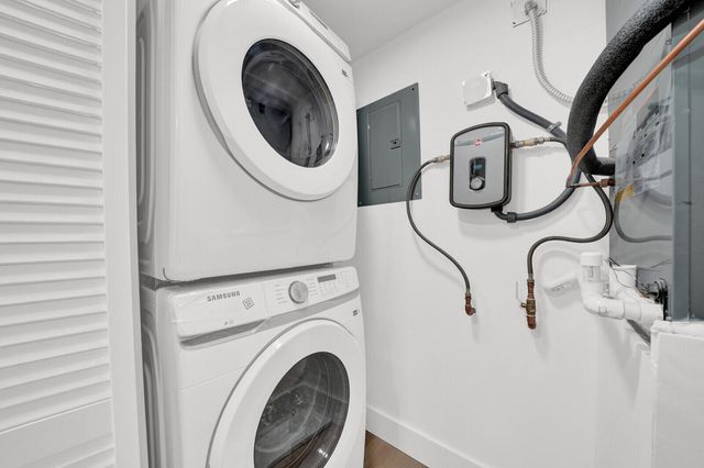 330 Pine Ridge Circle B-2, Greenacres, FL 33463