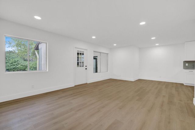 330 Pine Ridge Circle B-2, Greenacres, FL 33463