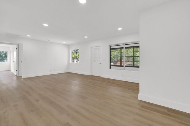 330 Pine Ridge Circle B-2, Greenacres, FL 33463