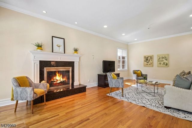 6 Grosvenor Rd, Millburn Twp., NJ 07078