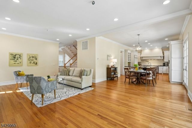 6 Grosvenor Rd, Millburn Twp., NJ 07078