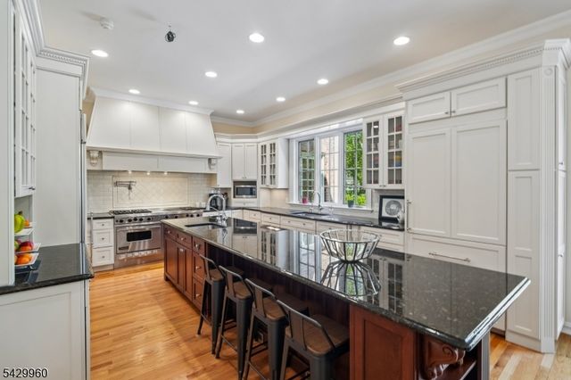 6 Grosvenor Rd, Millburn Twp., NJ 07078
