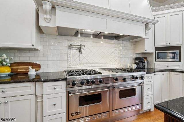 6 Grosvenor Rd, Millburn Twp., NJ 07078