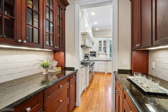 6 Grosvenor Rd, Millburn Twp., NJ 07078