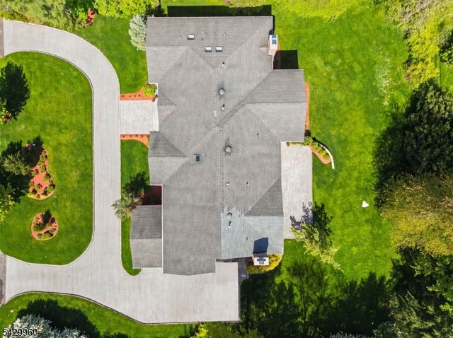6 Grosvenor Rd, Millburn Twp., NJ 07078