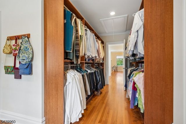6 Grosvenor Rd, Millburn Twp., NJ 07078