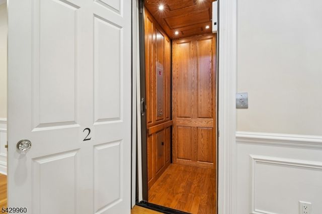 6 Grosvenor Rd, Millburn Twp., NJ 07078