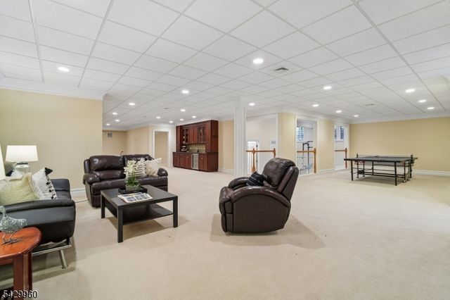 6 Grosvenor Rd, Millburn Twp., NJ 07078
