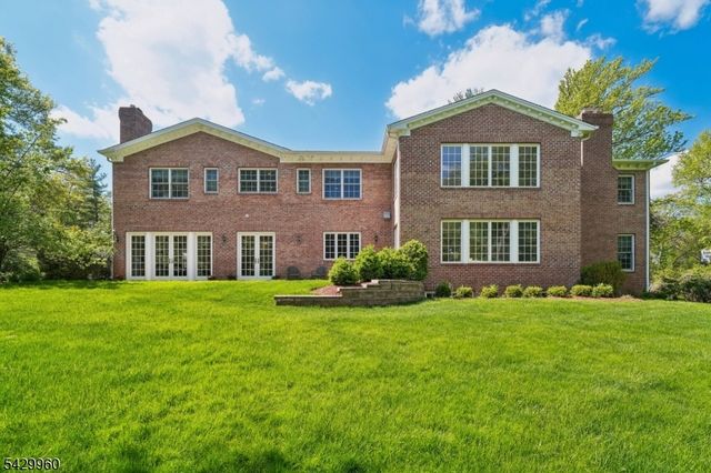 6 Grosvenor Rd, Millburn Twp., NJ 07078
