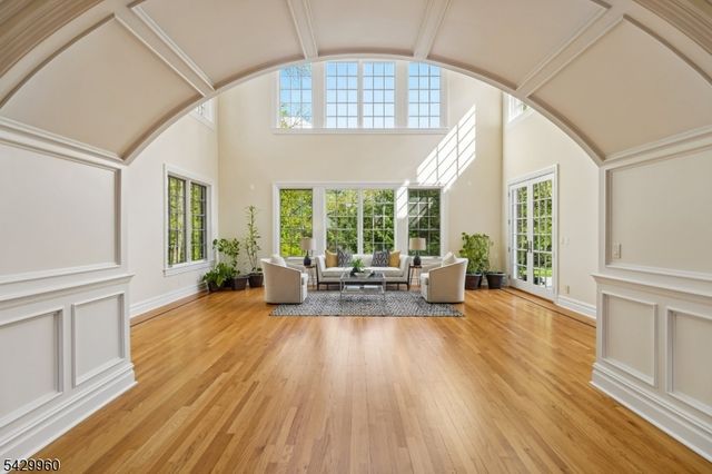 6 Grosvenor Rd, Millburn Twp., NJ 07078