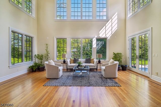 6 Grosvenor Rd, Millburn Twp., NJ 07078