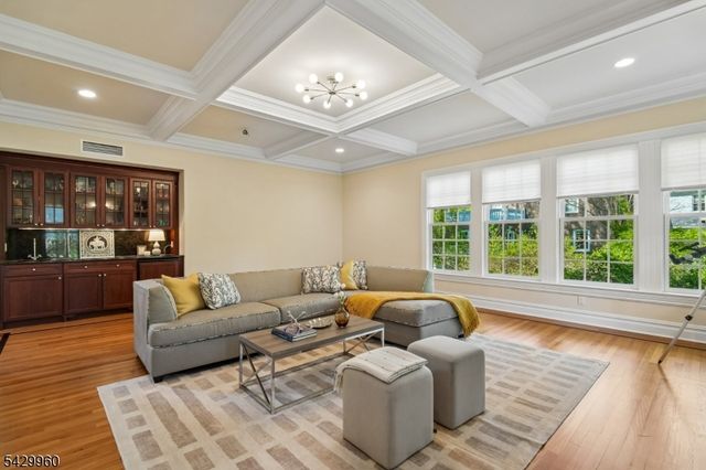 6 Grosvenor Rd, Millburn Twp., NJ 07078