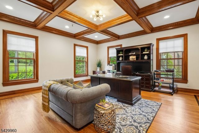 6 Grosvenor Rd, Millburn Twp., NJ 07078