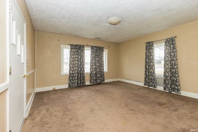 8060 W 900 S, Fairmount, IN 46928