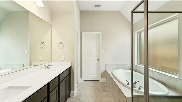 1335 Paradise Creek Lane, Rosenberg, TX 77471
