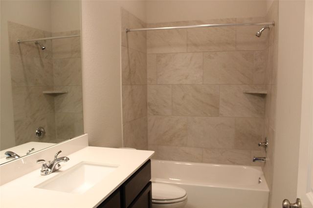 1335 Paradise Creek Lane, Rosenberg, TX 77471