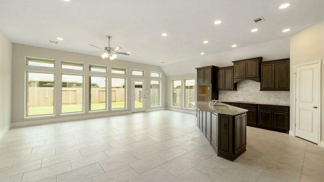 1335 Paradise Creek Lane, Rosenberg, TX 77471