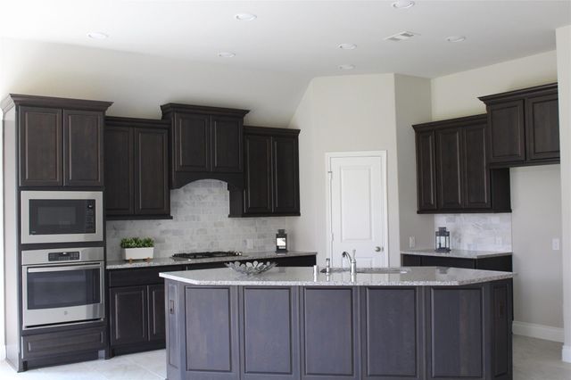 1335 Paradise Creek Lane, Rosenberg, TX 77471