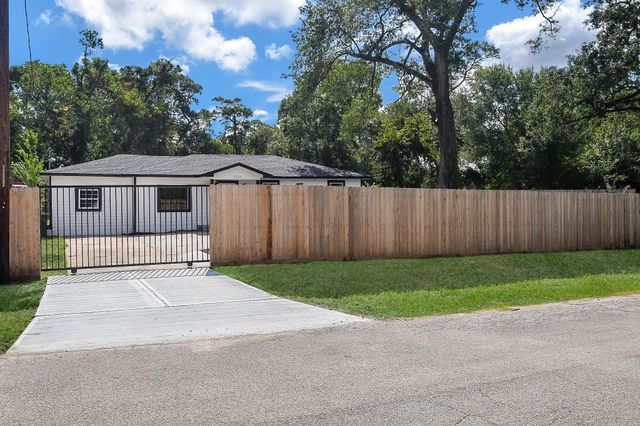 9230 Lanewood Drive, Houston, TX 77016