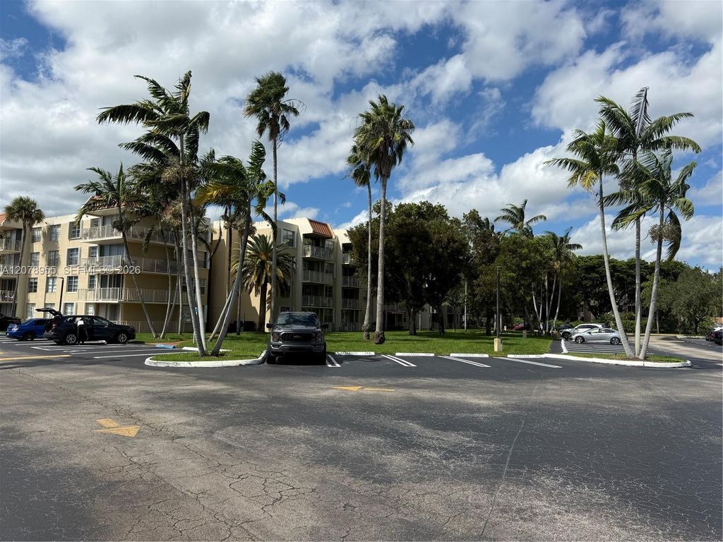 13100 SW 92 Avenue A-PH10, Miami, FL 33176