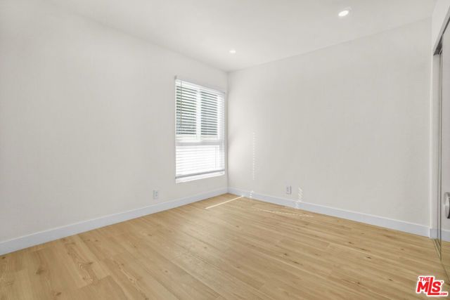 18411 Hatteras Street 230, Tarzana (los Angeles), CA 91356