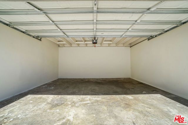 18411 Hatteras Street 230, Tarzana (los Angeles), CA 91356