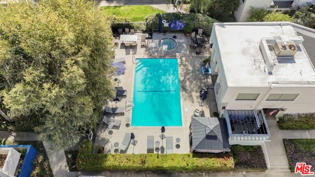 18411 Hatteras Street 230, Tarzana (los Angeles), CA 91356