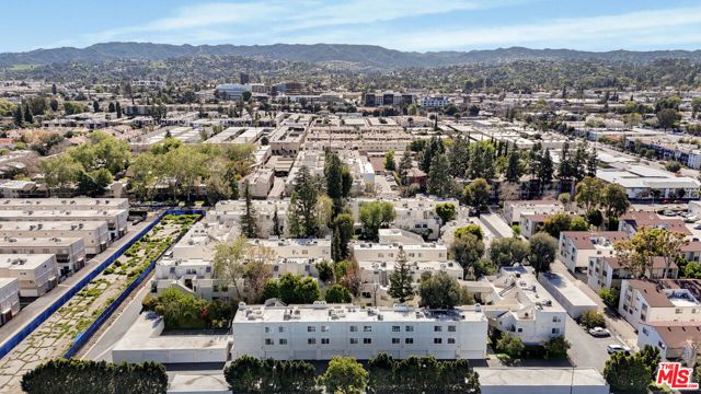 18411 Hatteras Street 230, Tarzana (los Angeles), CA 91356