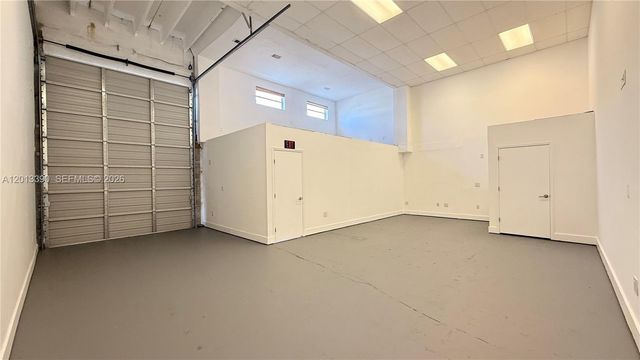 8283 NW 64th St 2, Medley, FL 33166