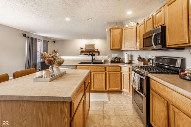 6589 Avalon Boulevard, Avon, IN 46123