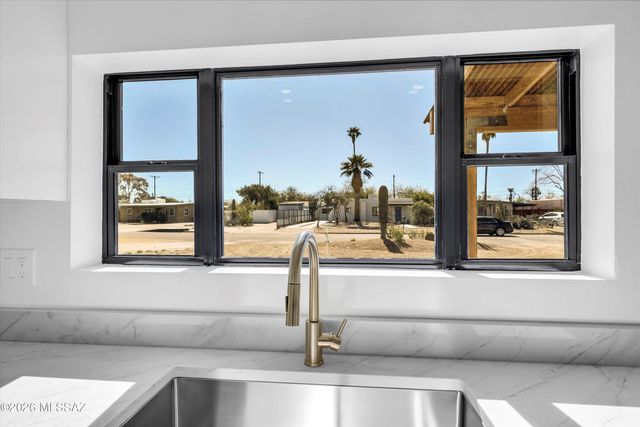 4005 E 17th Street, Tucson, AZ 85711