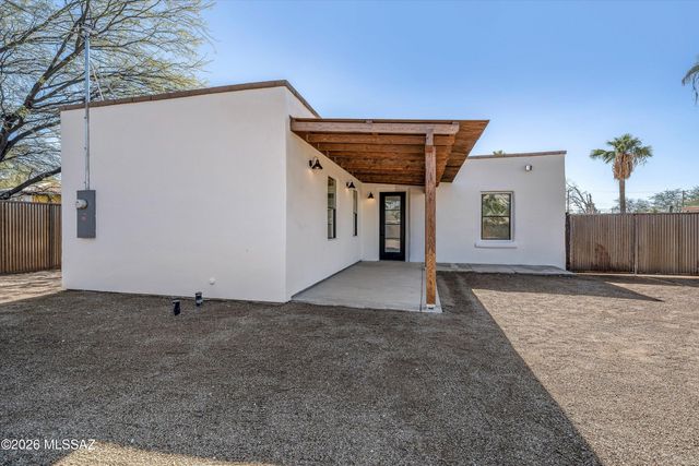 4005 E 17th Street, Tucson, AZ 85711