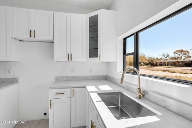 4005 E 17th Street, Tucson, AZ 85711