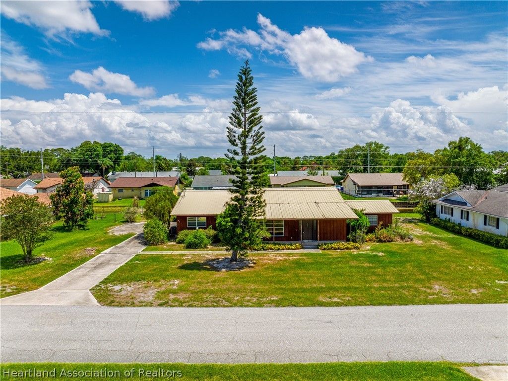 1035 Shamrock Drive, Sebring, FL 33875