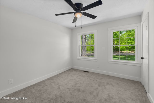 16 Meadowbrook Dr, Frankfort, KY 40601