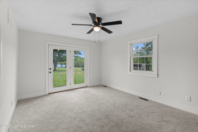 16 Meadowbrook Dr, Frankfort, KY 40601