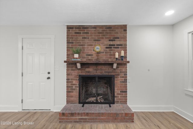 16 Meadowbrook Dr, Frankfort, KY 40601